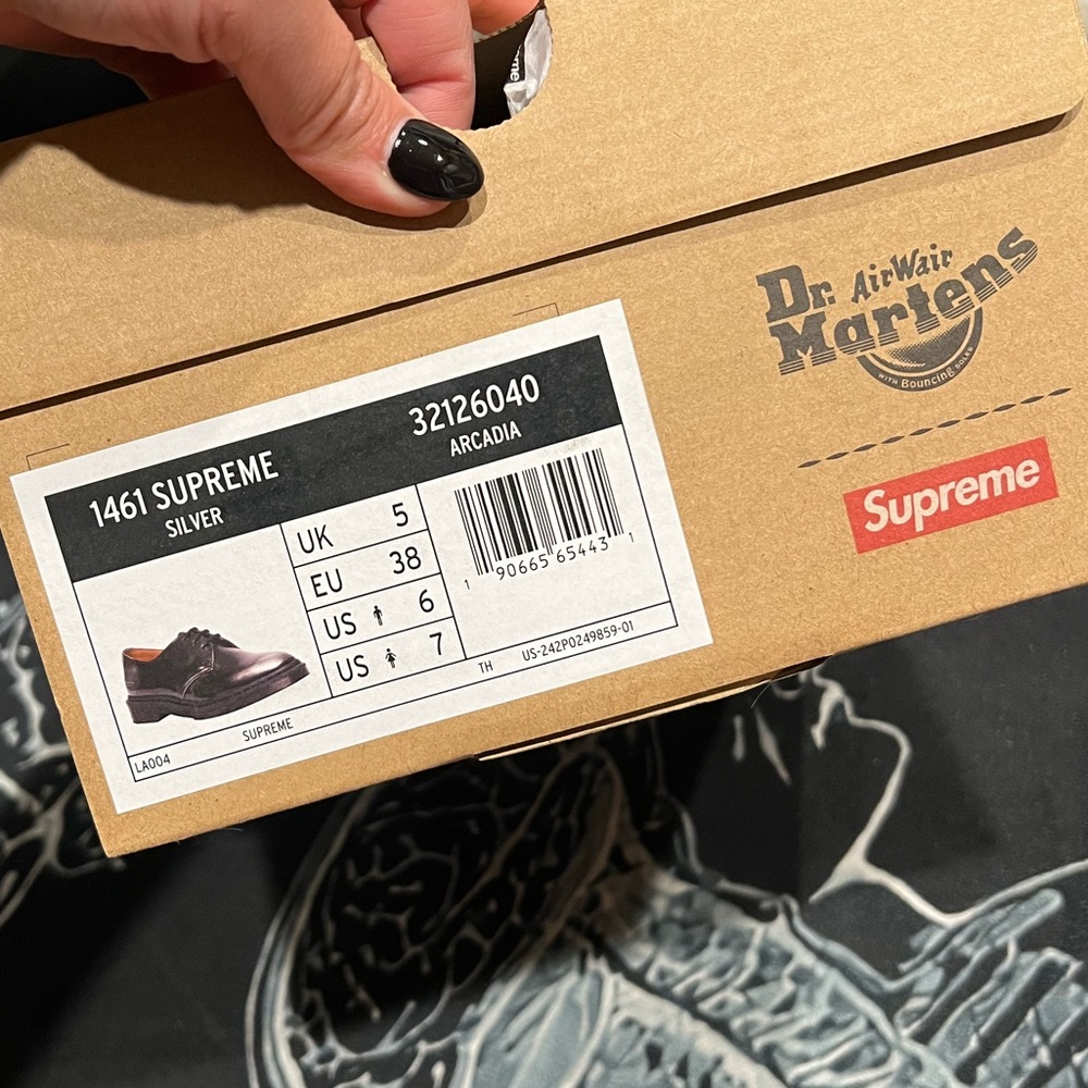 Dr. Marten’s x Supreme 3 Eye Color Changing Black Shoes - Picture 3 of 3